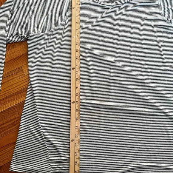 Athletic striped dry fit shirt - Picture 2 of 6